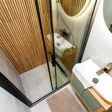 Boulevard Haven W Terrace & Ac By Nw Appartamento Budapest